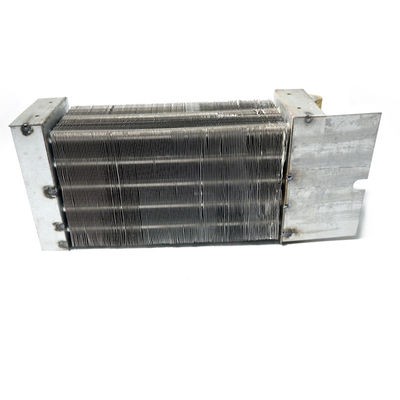 8101-04125 Réservoir d'eau de radiateur en aluminium pour bus Higer Augmentez les performances de votre HIGER