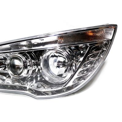 L' équipement automobile GOLDEN DRAGON QA1157 ZK6122HBA phare de bus lampe frontale 24V pour le bus Zhongbtong Kinglong