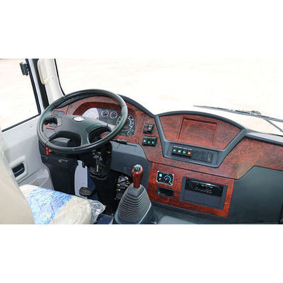 Un bus de passagers chinois de 6 à 8 litres à transmission manuelle avec une capacité de moteur de 6 mètres