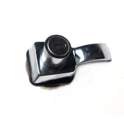 Fermeture de porte de moteur arrière de bus métallique pour King Long Bus Taille standard